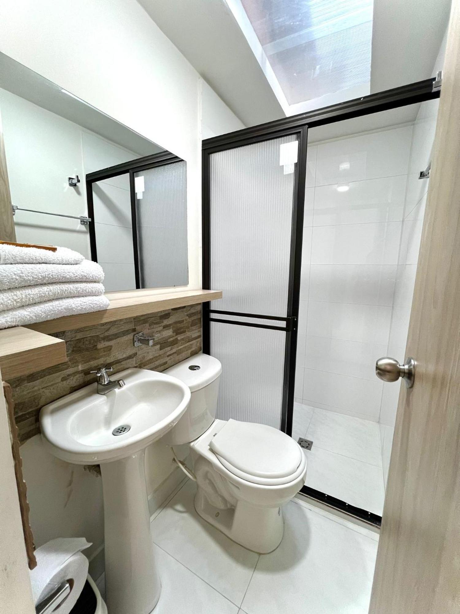 Hotel Adel マニサレス エクステリア 写真